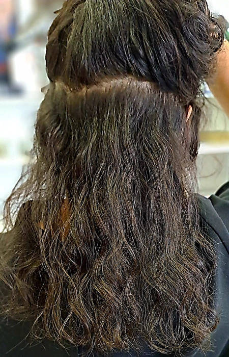 Level 5 medium-texture hair before Dikson Red Booster+